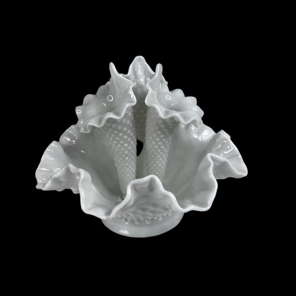 Fenton White Hobnail Epergne 3 Horn Milk Glass Ruffled Trumpet Vase Crimped VTG - Picture 5 of 13
